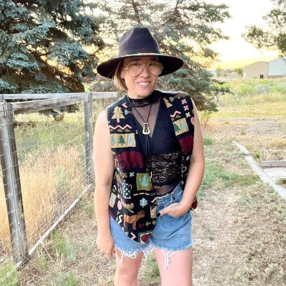 Vintage Embroidered Tapestry Outdoor Camping Alaska Festival Vest - Picture 2 of 6